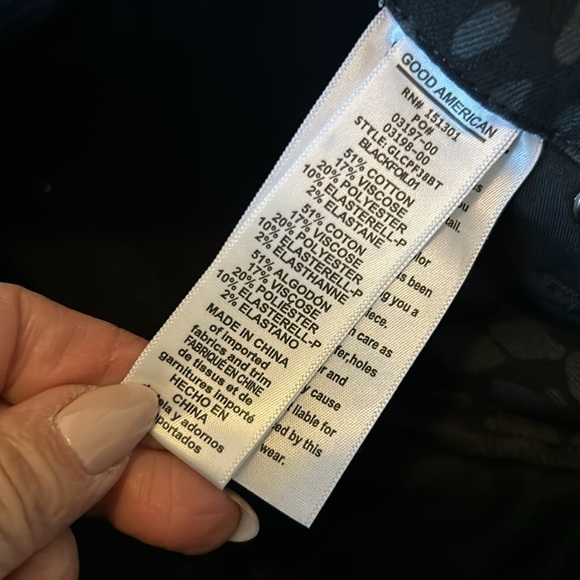 Good American Good Legs Crop Black Leopard - Picture 9 of 9